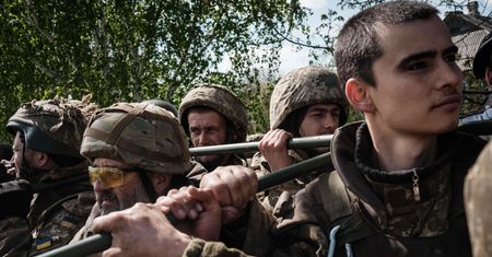 Zełenski zapowiada. Chodzi o przekraczanie granicy przez mężczyzn