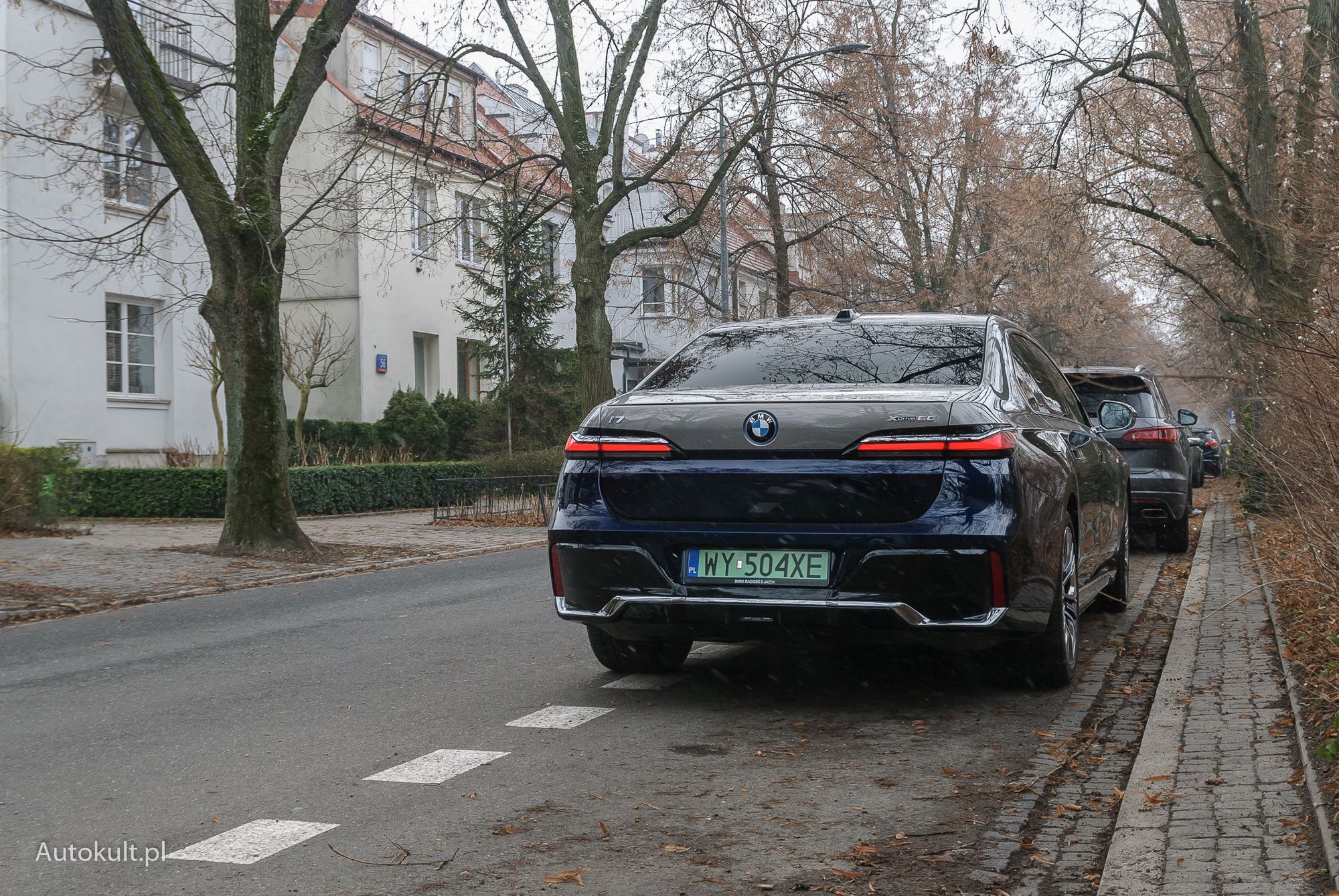 BMW i7