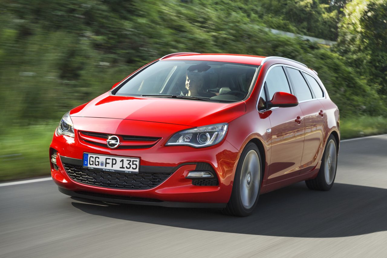 Opel Astra J (2009-2019) - uwaga na jeden silnik i skrzynię biegów