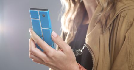 Project Ara - działający prototyp modularnego smartfona na wideo