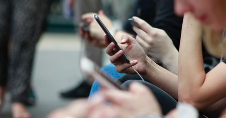 Fabryczne aplikacje na Androidzie zagrażają bezpieczeństwu