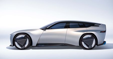 Kombi przyszłości według Opla. STX Concept debiutuje w Paryżu