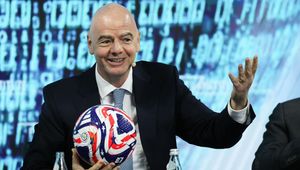 Infantino ponownie zaskoczył. Chce powrotu Rosji dla "zjednoczenia świata"