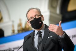 Maseczki ochronne obowiązkowe? Minister zdrowia zapowiada: "Przyłbice i chusty nie są skuteczne"