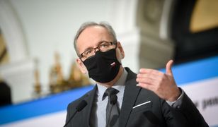 Maseczki ochronne obowiązkowe? Minister zdrowia zapowiada: "Przyłbice i chusty nie są skuteczne"