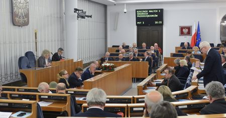 Siedziba rzecznika przedsiębiorców poza Warszawą. Senat przyjął poprawki do "konstytucji biznesu"
