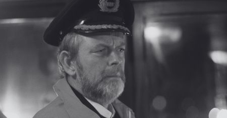 Nie żyje Julian Holloway. Aktor miał 80 lat