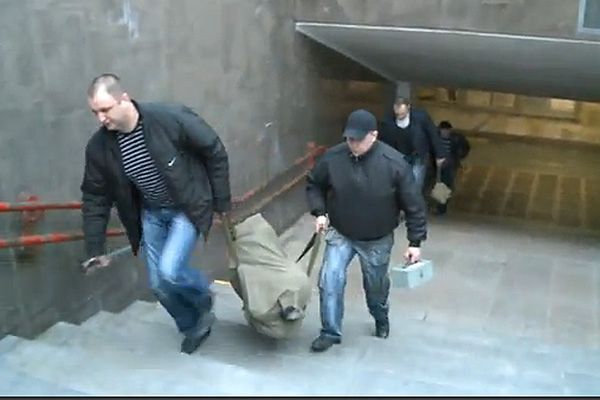 Czterech ludzi z detonatorem. Tajemniczy film z metra