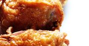 Smażony udziec z kurczaka bez skóry i panierki (KFC)