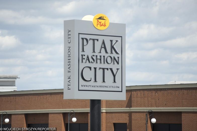 Bloger, który ujawnił praktyki w C.H. Ptak: "Dostaję pogróżki, wyjechałem z kraju"