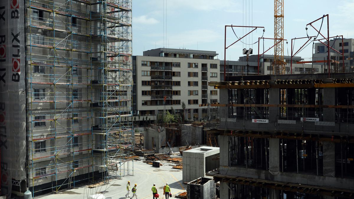 Swedish Landlord Heimstaden Bostad AB Makes Polish Property Investment
Bloomberg
apartments, homes, polish, condos, scaffold, european, condominums, flats, emea, euro members, business news, residential real estate, e.u., eu, property, real estate, construction, development, industries