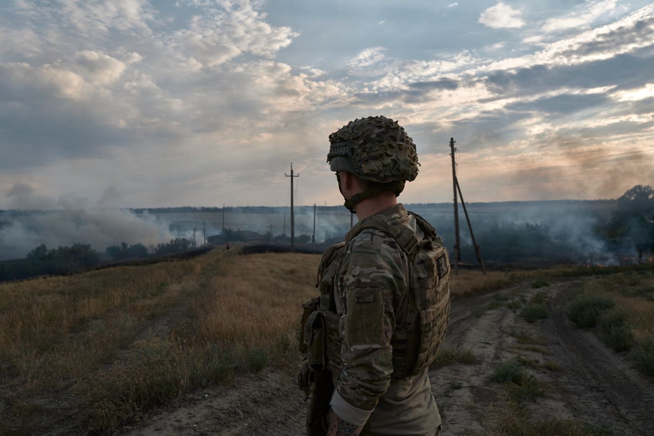 Ukrainian soldier near the front line / Three people killed in Belgorod region in Russia