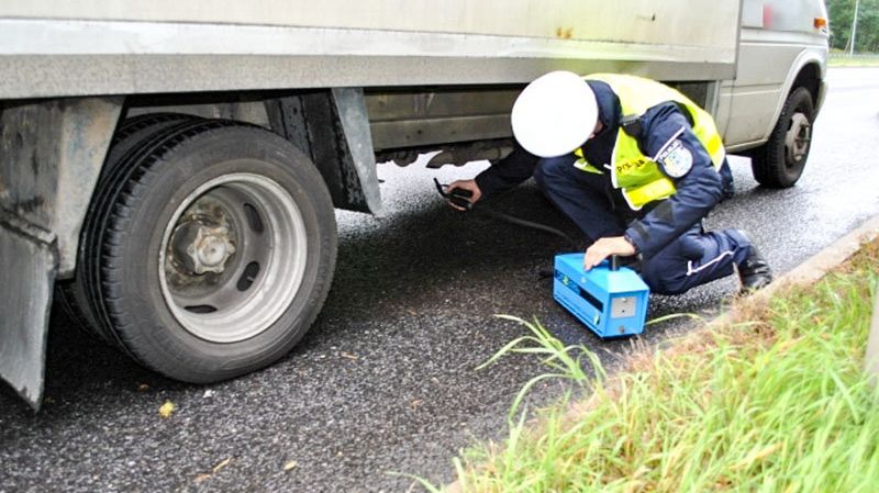 Policja wyposażona jest w dymomierze i analizatory spalin