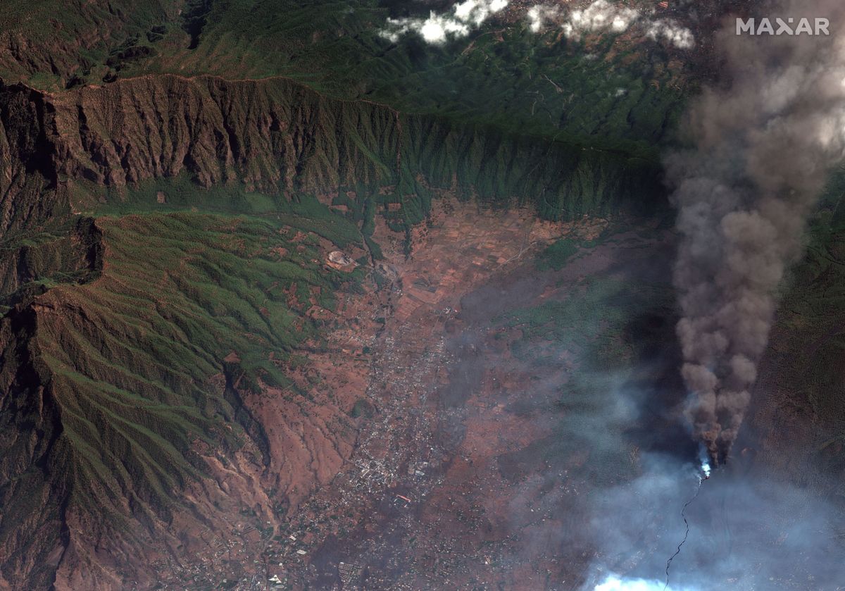 Satelitarne zdjęcie wulkanu na La Palmie
