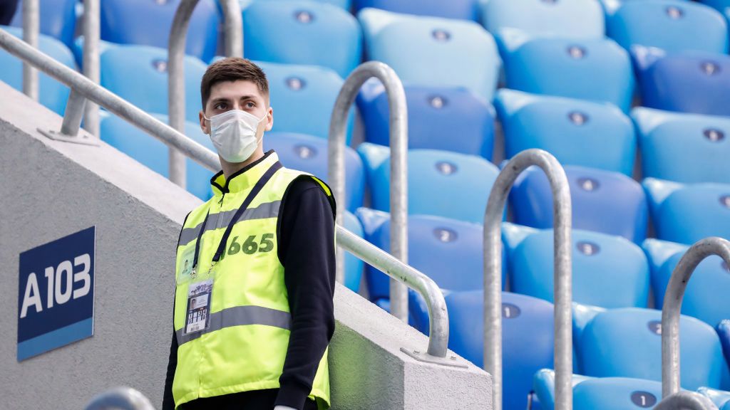 Getty Images / Na zdjęciu: steward na stadionie