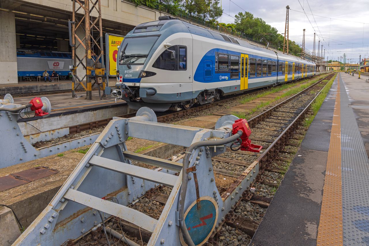 The investment is intended to shorten the rail travel time between the capitals of Hungary and Serbia.
