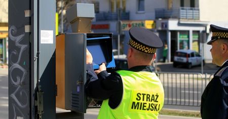 Straż miejska straci uprawnienia do kontroli fotoradarami? Tego chcą SLD i TR