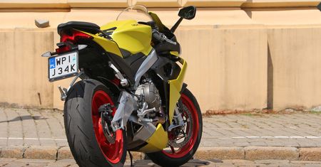 Twierdzą, że trudno odróżnić motocykl od traktora. Pomóc ma nowy kolor tablic