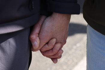 Ponad 500 małżeństw jednopłciowych uznanych w Polsce. Podają dane