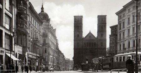Cień przeszłości na Półwiejskiej – tajemnice zburzonego kościoła w sercu Poznania
