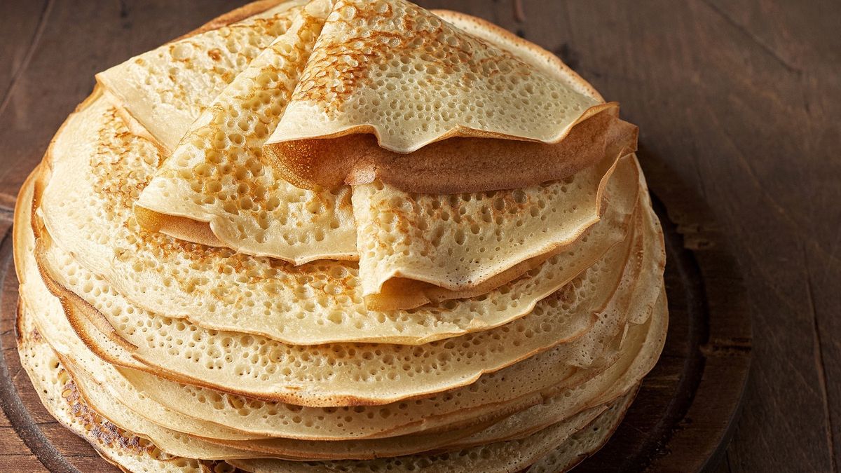 Talerz z naleśnikami bez mąki i cukru