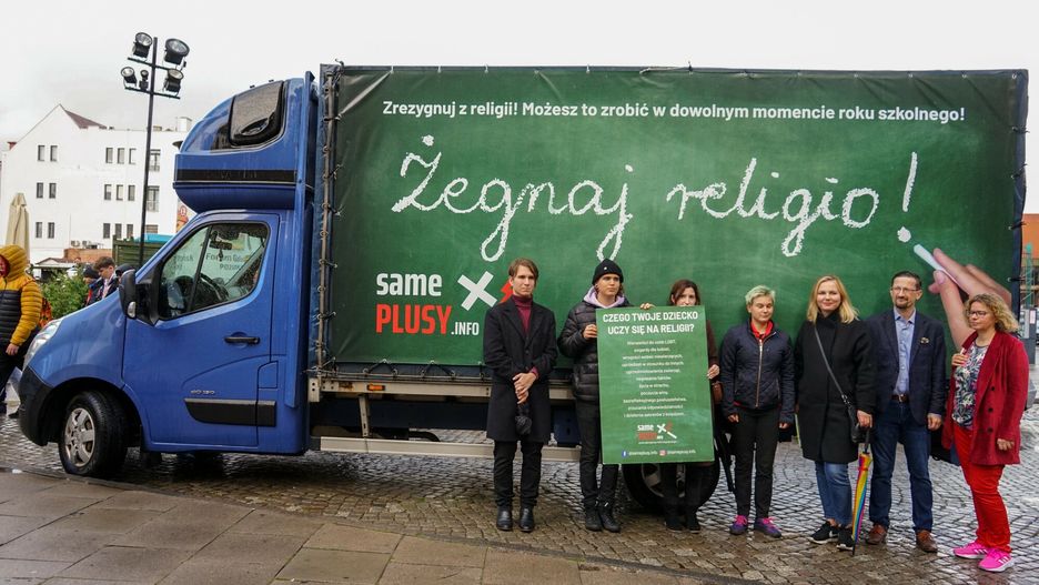 Furgonetka "Żegnaj religio" objeżdża Polskę