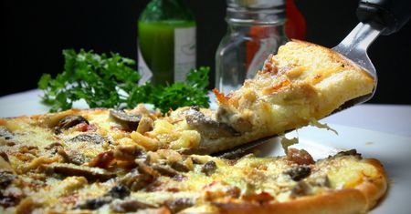 Polacy oszukiwani na potęgę. Dane UOKiK po kontrolach w gastronomii