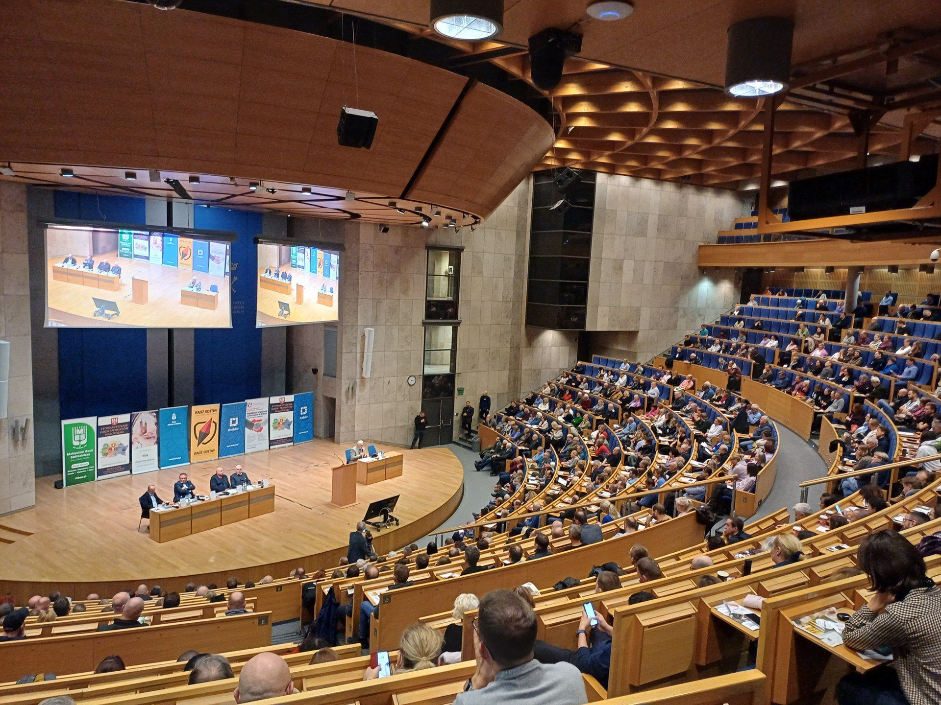 Warsztaty &#34;Bądź gotów!&#34; poświęcone ewakuacji w razie zagrożeń cieszyły się bardzo dużym zainteresowaniem mieszkańców.