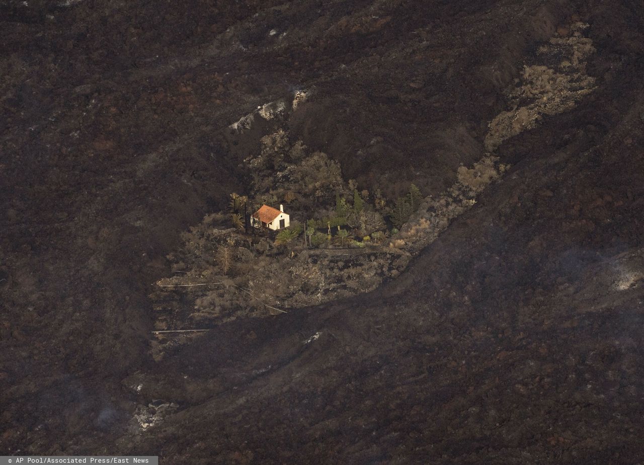 La Palma. "Cudowny domek" nie ocalał. Lawa pochłonęła jeden z symboli erupcji wulkanu Cumbre Vieja