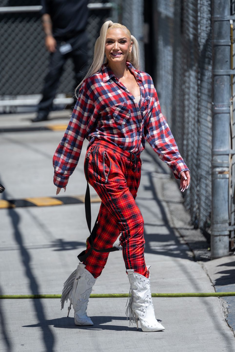 Gwen Stefani zmierza na wywiad do Jimmy'ego Kimmela