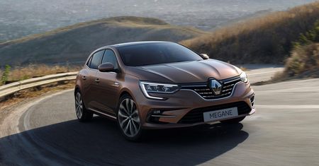 Renault Megane przeszło facelifting. Ma więcej przycisków i hybrydę plug-in