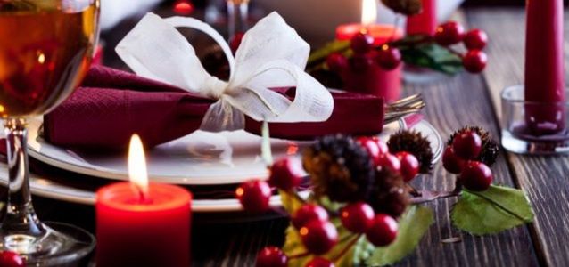 Ozdobne świece, która odmienią świąteczny stół