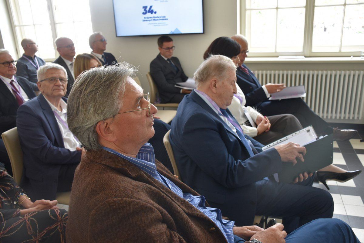 Konferencja Zdrowych Miast Polskich na Uniwersytecie Kaliskim. To spotkania przedstawicieli miast z całej Polski z ekspertami w dziedzinie zdrowi