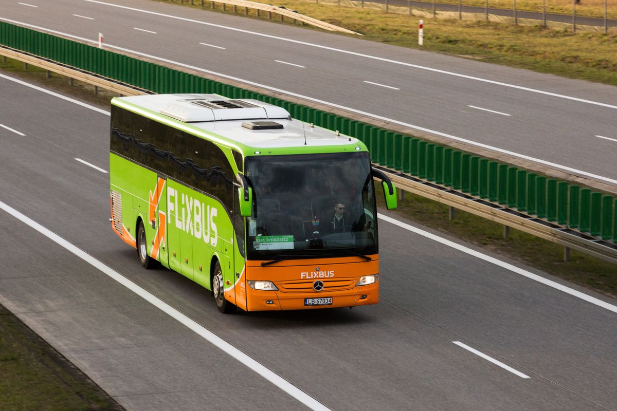 Flixbus відкриває прямі маршрути (Photo by Karol Serewis/SOPA Images/LightRocket via Getty Images)