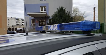 Za karę zamknęła dziecko w bagażniku