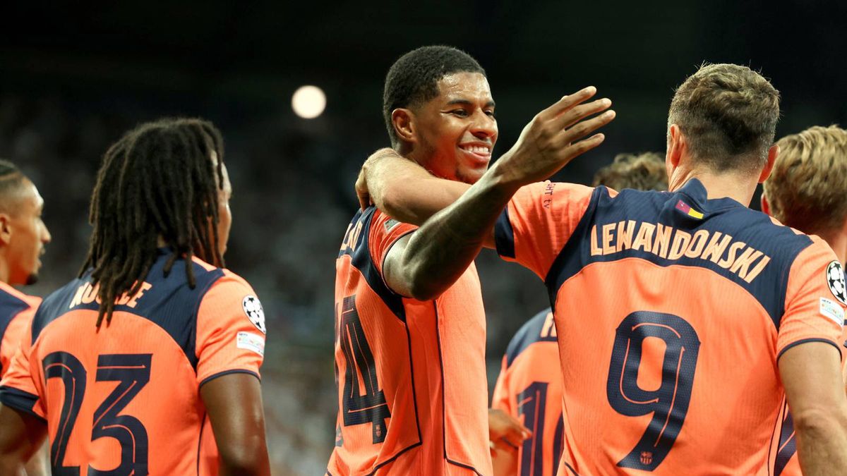 PAP/EPA / Alex Dodd / Piłkarze FC Barcelony