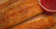 Paluszki chlebowe z czosnkiem i parmezanem (Pizza Hut)