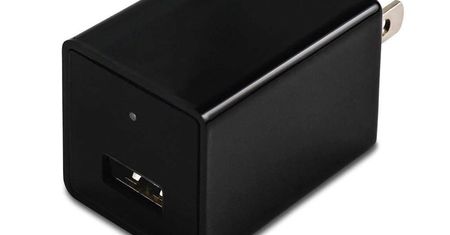Tajny monitoring w domu. Kamera udaje ładowarkę USB i nawet zasili telefon