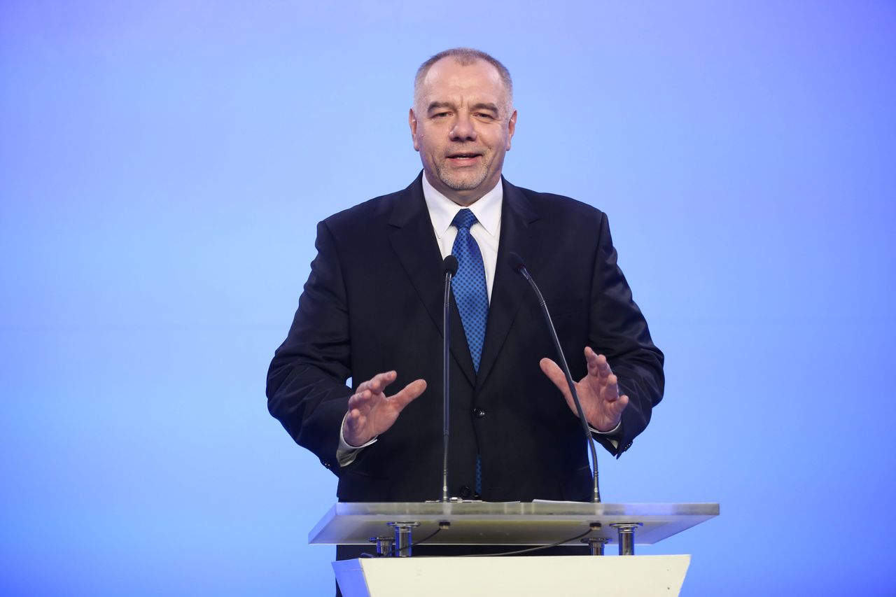 Kryzys wisi w powietrzu. Jacek Sasin uspokaja: prądu w gniazdkach nie zabraknie