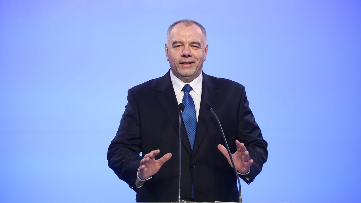 Jacek Sasin
Warszawa, 24.11.2014. Kandydat PiS na prezydenta Warszawy Jacek Sasin podczas briefingu prasowego, 24 bm. w Warszawie. Na briefingu Jacek Sasin ma przedstawił propozycję dla prezydent Hanny Gronkiewicz-Waltz. (zuz) PAP/Leszek Szymański
Leszek Szymański
Jacek Sasin, briefing prasowy, KANDYDAT PREZYDENTA WARSZAWY, konferencja prasowa, pis, wybory samorządowe, portret, polityk polityka, rzadpis