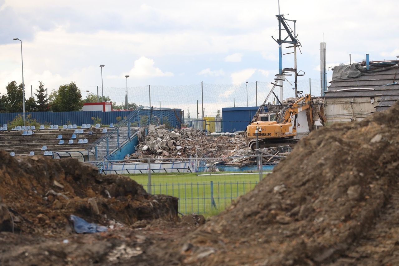 Śląskie: Trwa rozbiórka stadionu Ruchu Chorzów. Obiekt był świadkiem największych sukcesów klubu