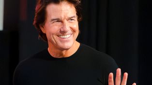 64-letni Tom Cruise pokazuje mięśnie brzucha i wraca po ponad 20 latach na okładkę