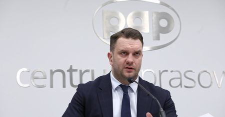 "Bezwstyd". Był w klubie PiS. Tak skomentował wystąpienie Mejzy