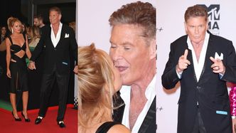 70-letni David Hasselhoff zasypuje pocałunkami młodszą o 27 lat żonę na gali MTV EMA (ZDJĘCIA)