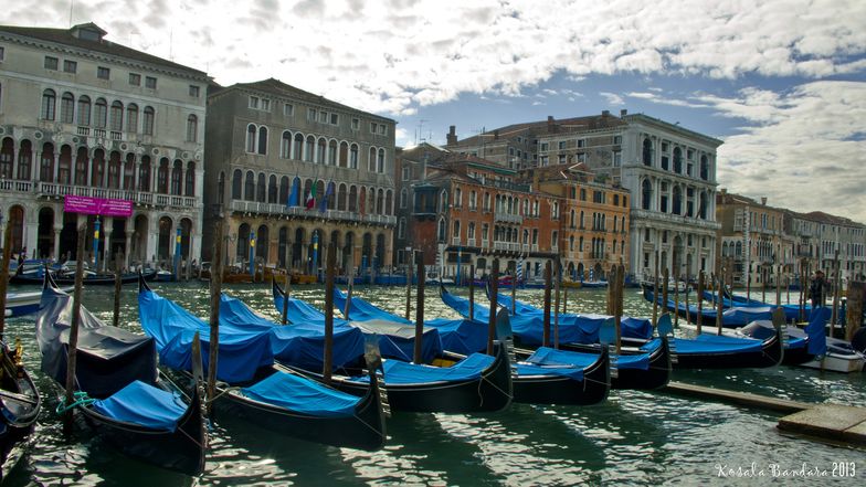 Gondolierzy w Wenecji oburzeni: Kanały to nie tor wyścigowy