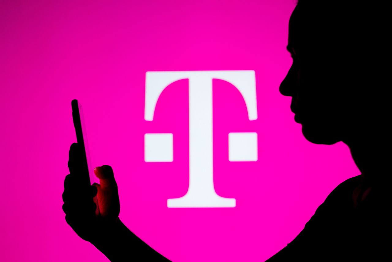 T-Mobile logo