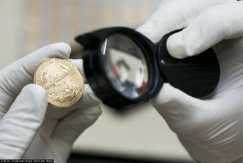 Metale szlachetne nie biorą jeńców. Złoto, platyna i srebro przebijają kolejne sufity