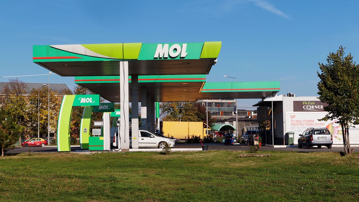 Stacja paliw MOL na Węgrzech. Zdjęcie ilustracyjne