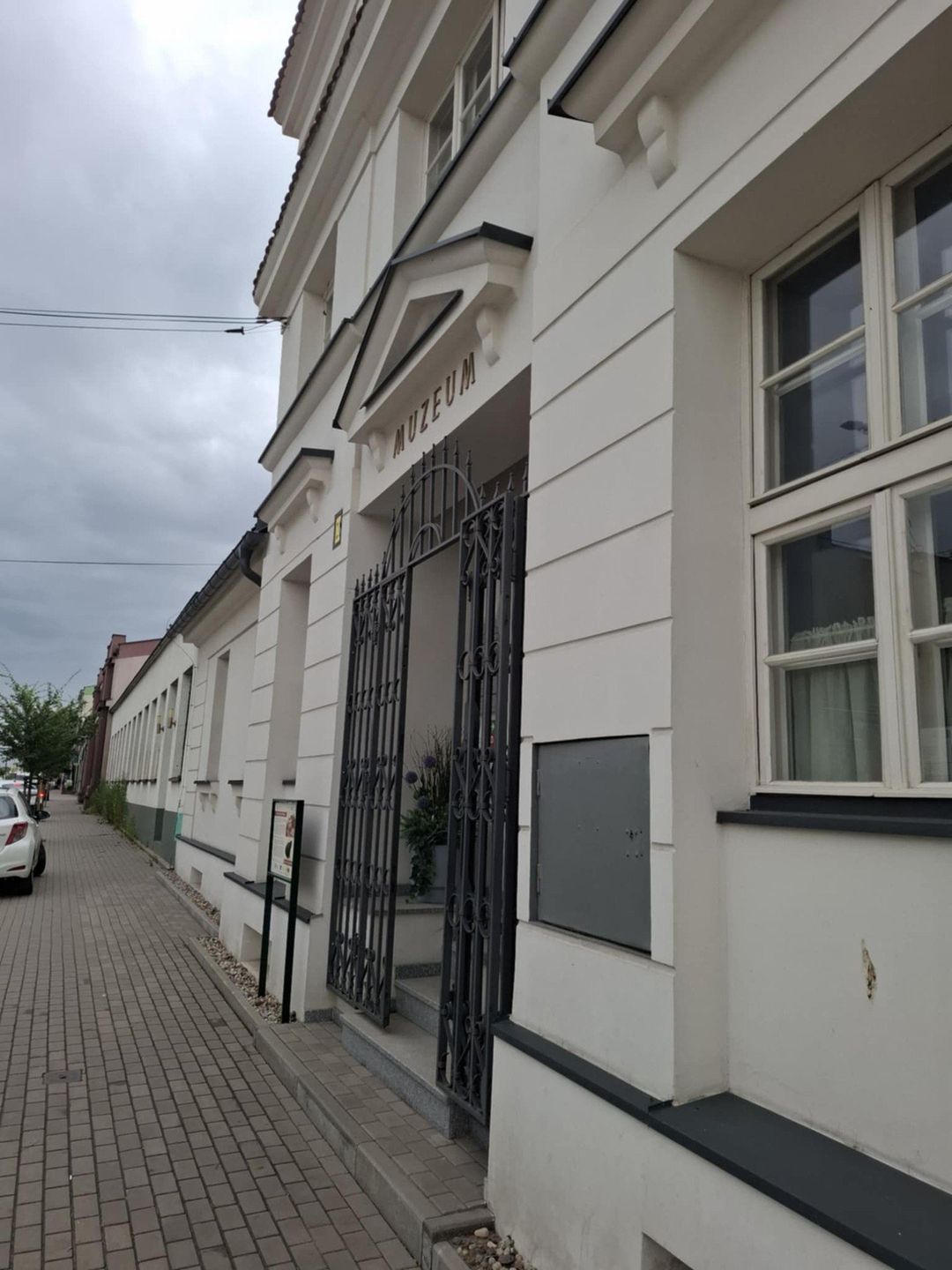 &#34;Polski kilim art déco w setną rocznicę Wystawy Światowej w Paryżu&#34;. Ekspozycja w Muzeum Miasta Zgierza