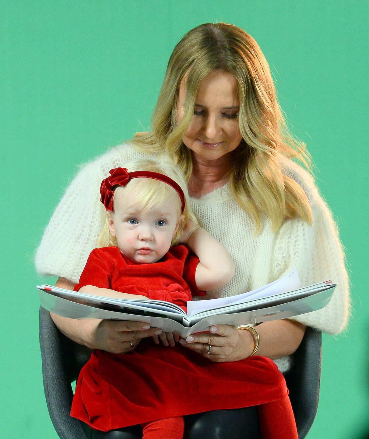 Joanna Kurska z córką - Pomaganie jest trendy, nagraniu video bajki o Duszku BABU